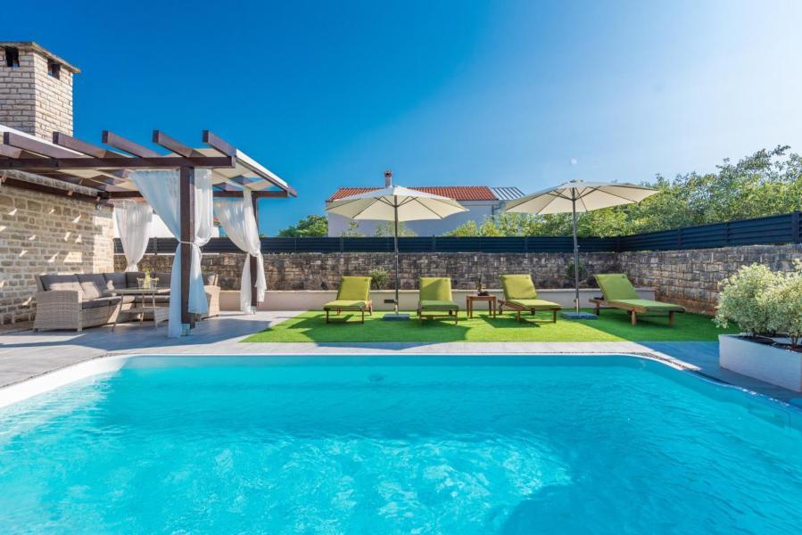 Ferienhaus in Pridraga mit Privatem Pool   Zadar Riviera