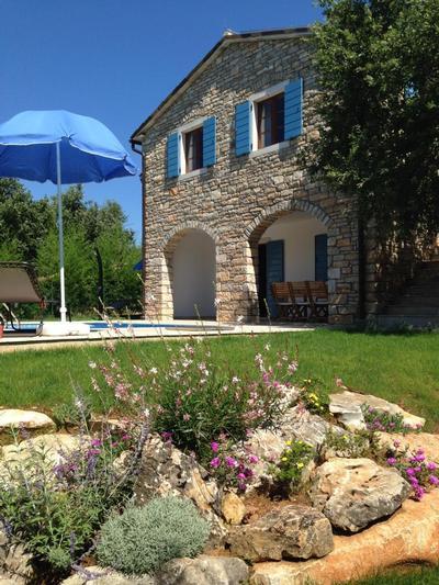 Steinhaus mit Pool bei Grosznjan  in Istrien