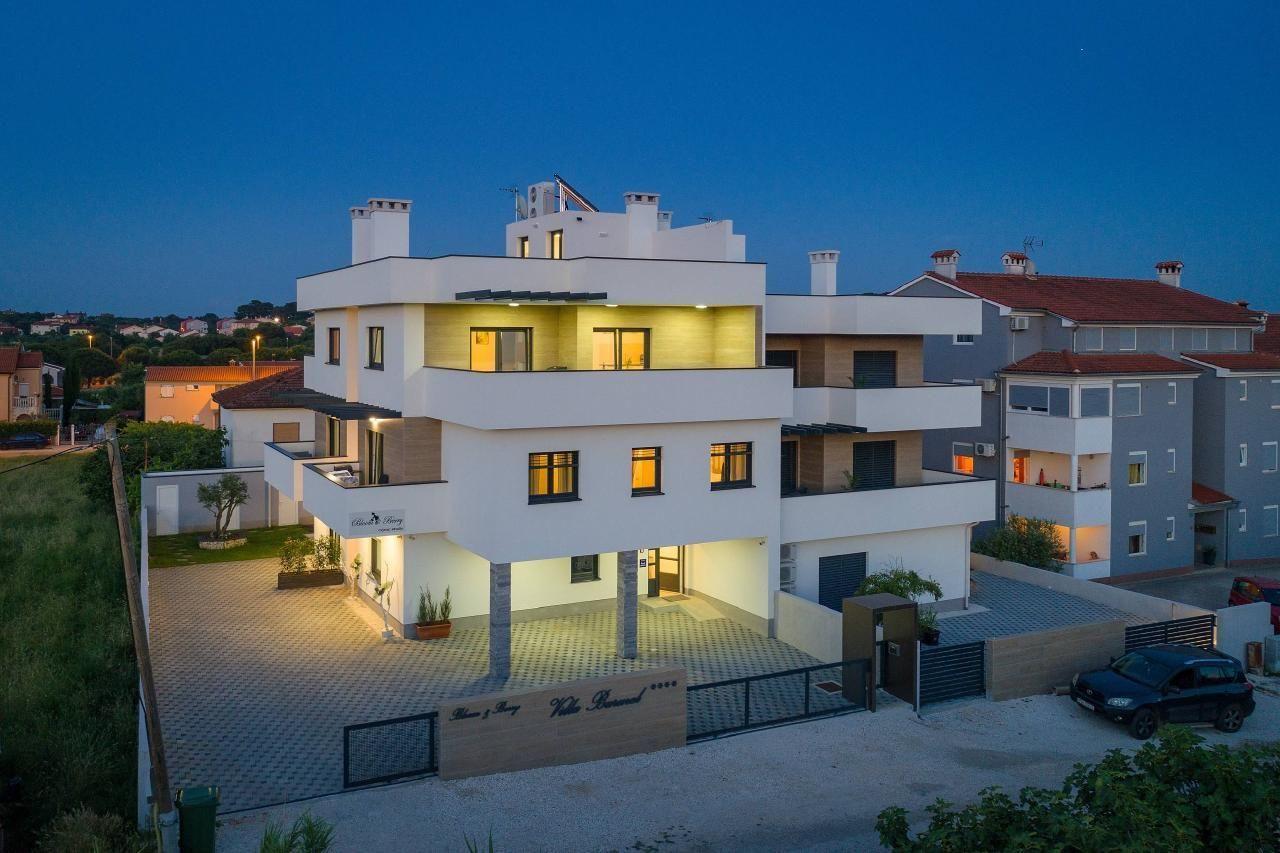 Villa Barmel Apt 2 mit Balkon  in Istrien