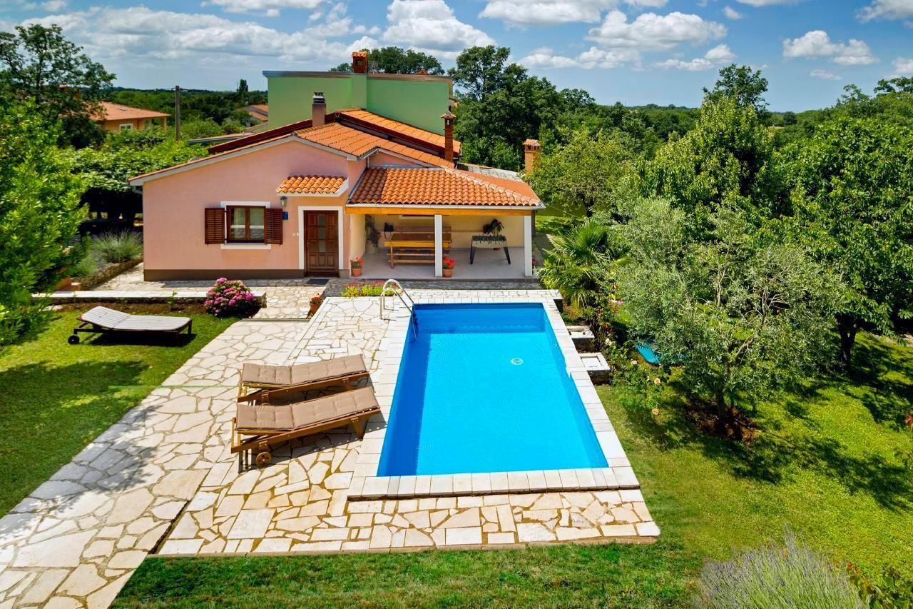 Ferienhaus in Modru?ani mit Großem Garten  in Istrien