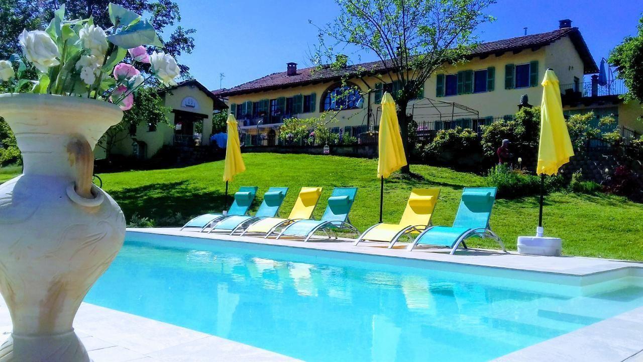 Villa Piemonte mit privatem Pool &amp; Whirlpo  in Italien