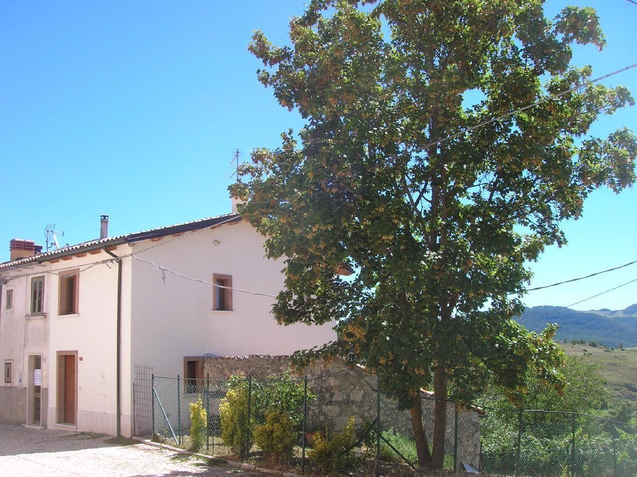 Ferienhaus in Roccacinquemiglia mit Grill   L Aquila
