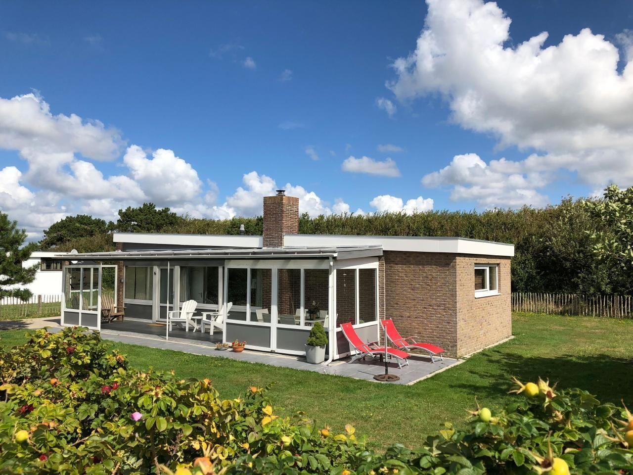 Schönes Ferienhaus in Julianadorp mit Terrass  in den Niederlande