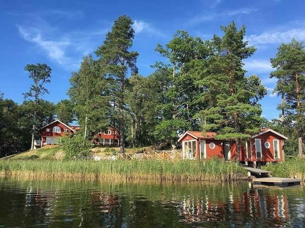 Grosses Sommerhaus direkt am See  in Schweden