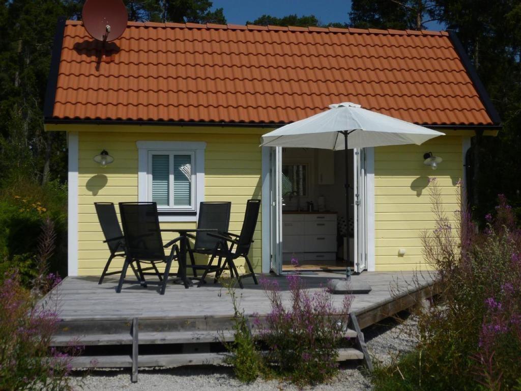 Kleines Ferienhaus in Ljugarn mit Grill, Terrasse   in Schweden