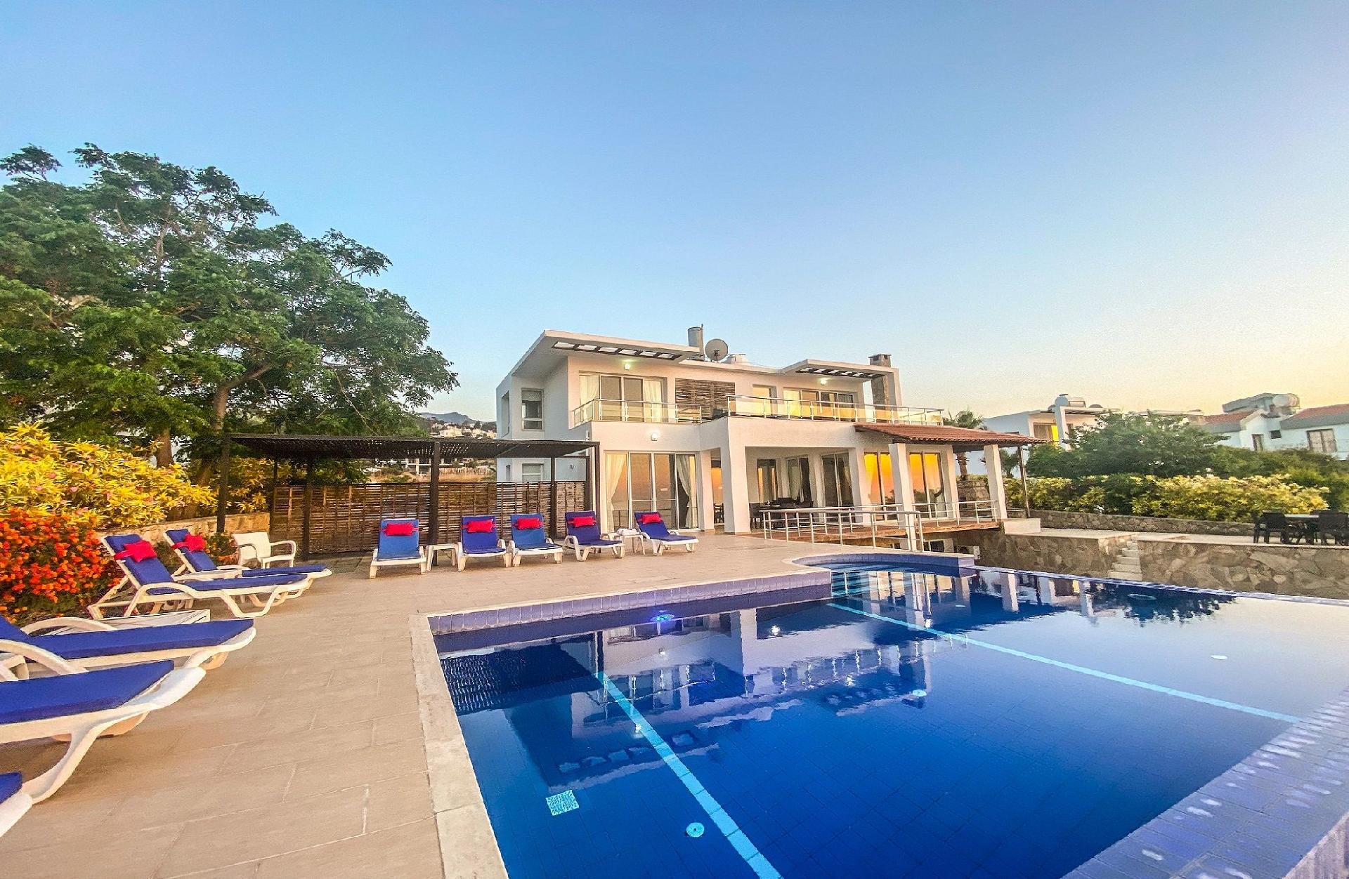 Ferienhaus in Bezirk Kyrenia mit Privatem Pool und  in Zypern