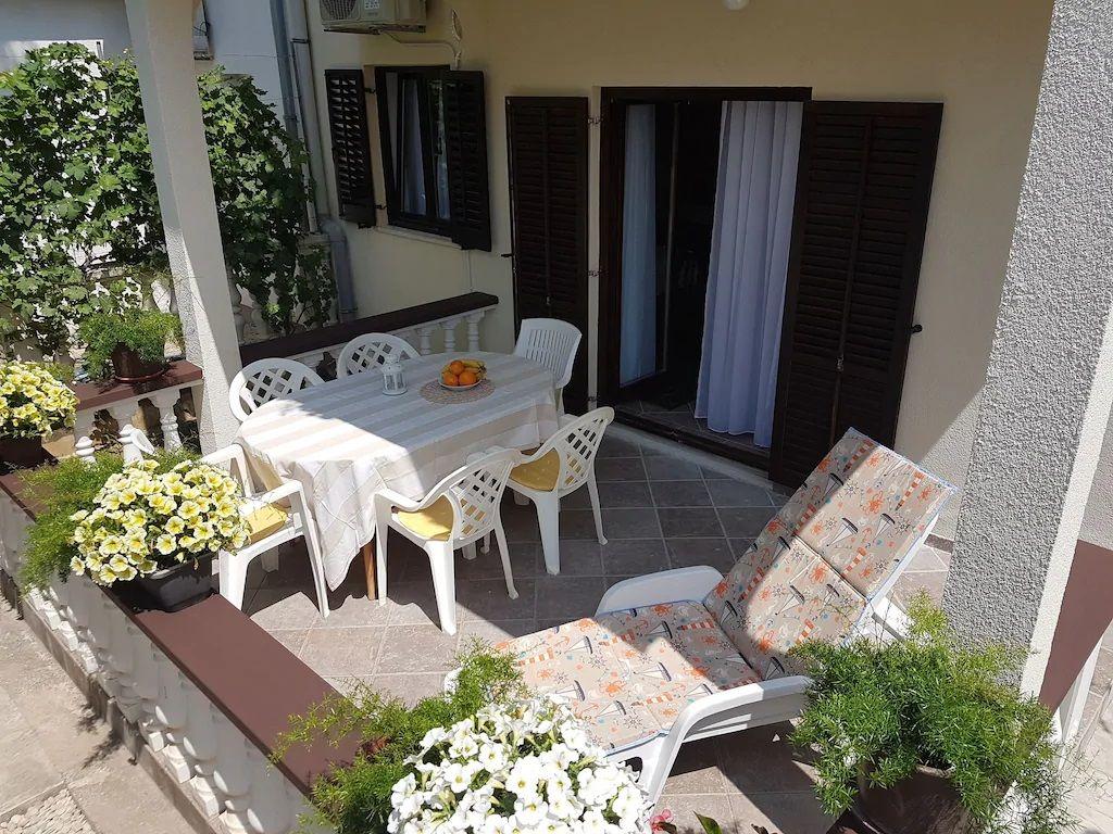 Ferienwohnung für 4 Personen ca. 60 m² i Ferienhaus in Dalmatien