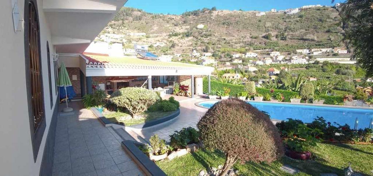 Ferienwohnung in Arco Da Calheta mit Privatem Pool Bauernhof auf Madeira