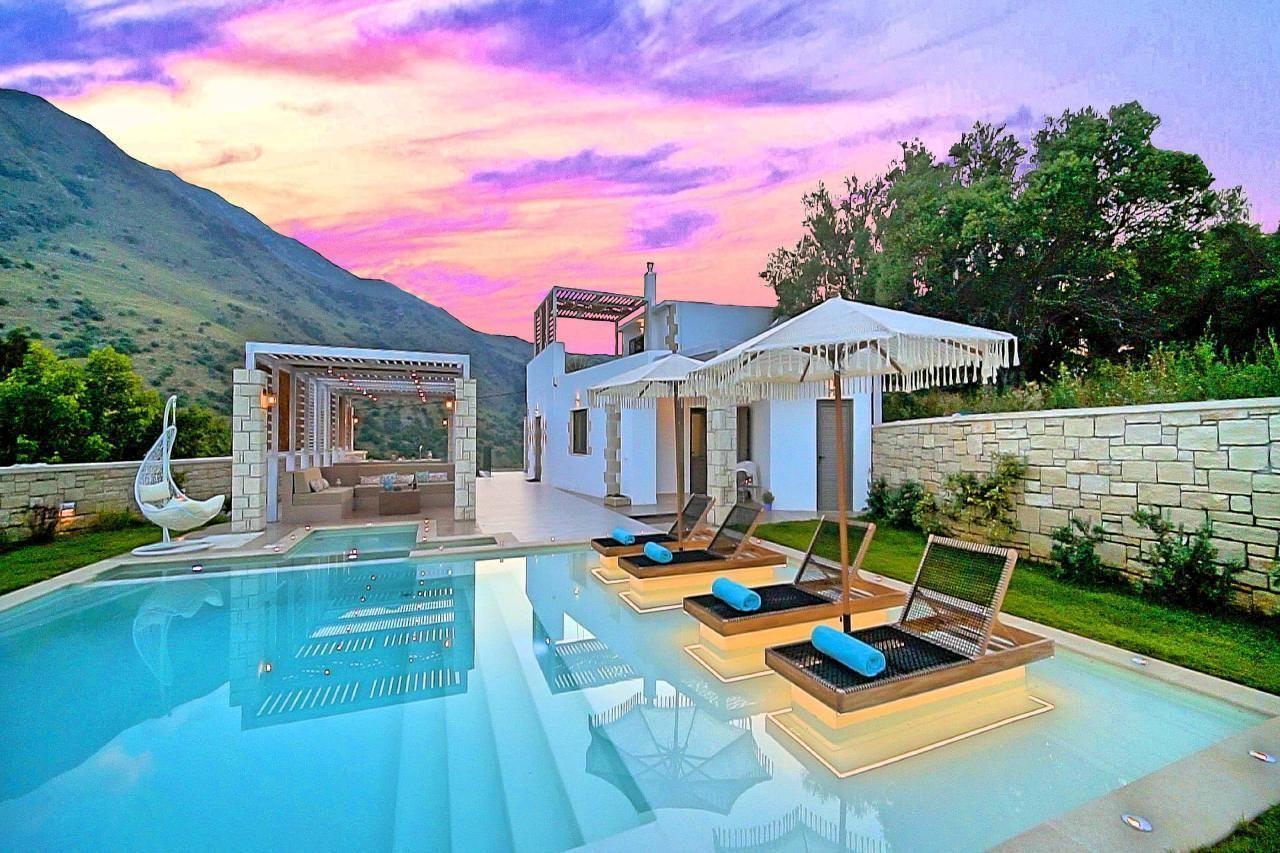 Ferienhaus in Kavallos mit Privatem Pool  