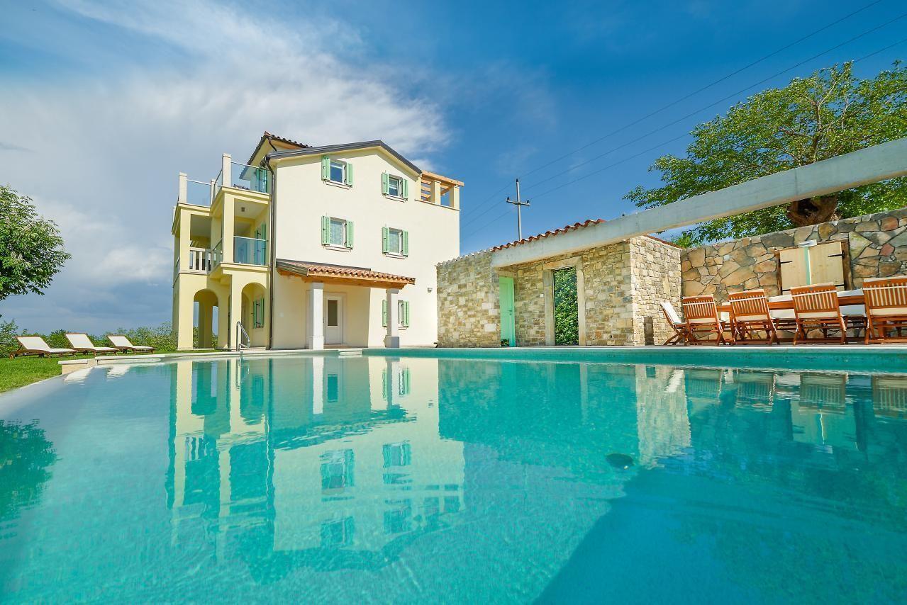 Villa Demetra mit zauberhafter Aussicht, 8 Persone Ferienhaus in Istrien