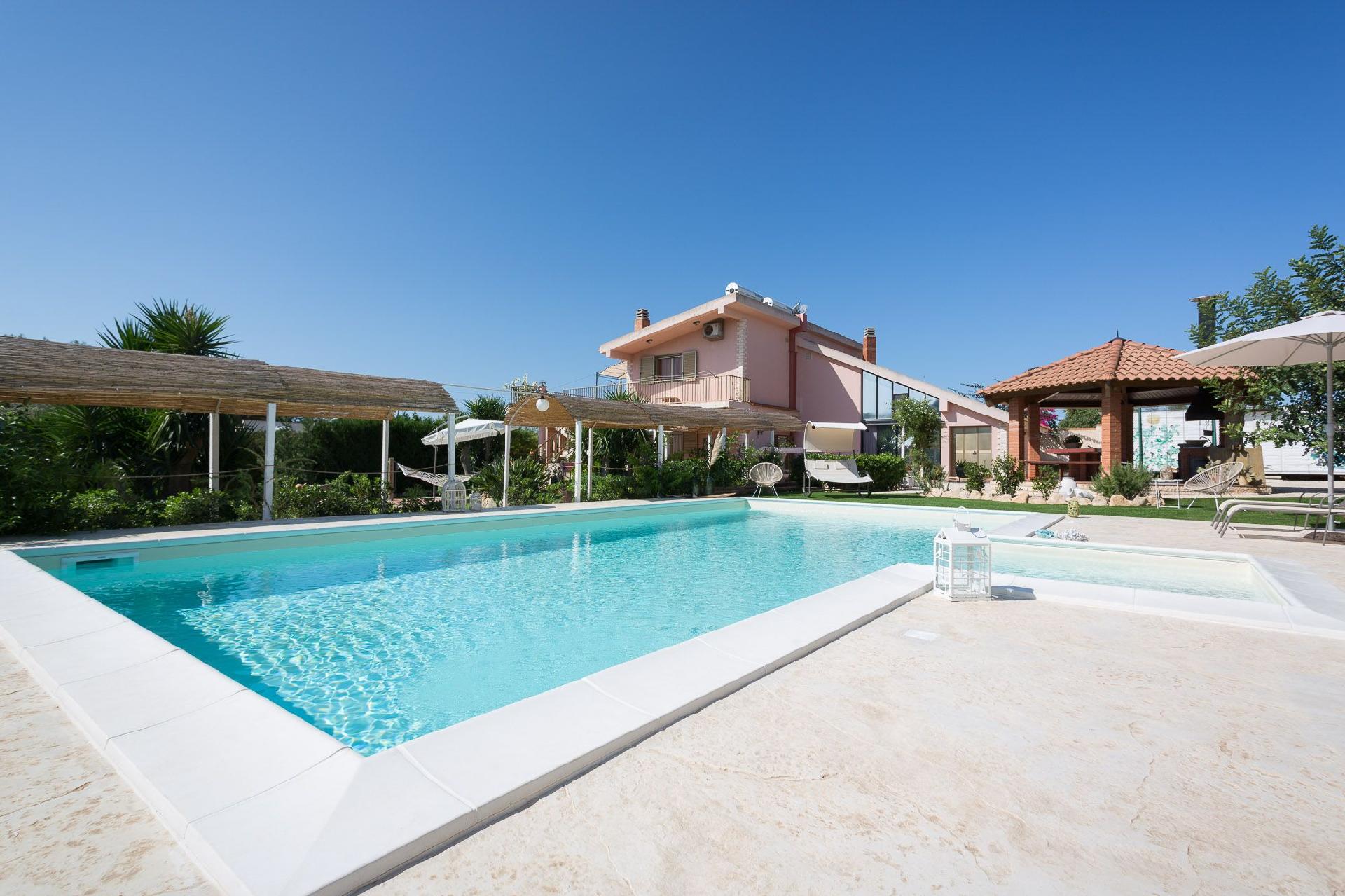 Timparosa, geräumige Villa mit privatem Pool  Ferienhaus in Europa
