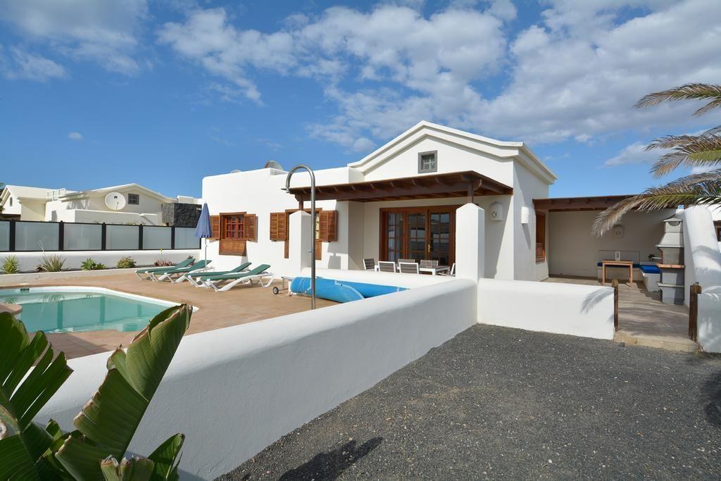 Ferienhaus mit Privatpool für 4 Personen ca.  Ferienhaus  Lanzarote