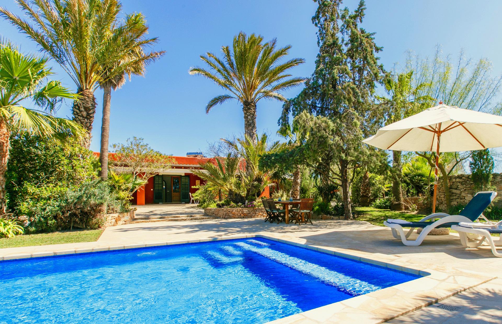 Ferienhaus mit Privatpool für 6 Personen ca.  Ferienhaus  Ibiza