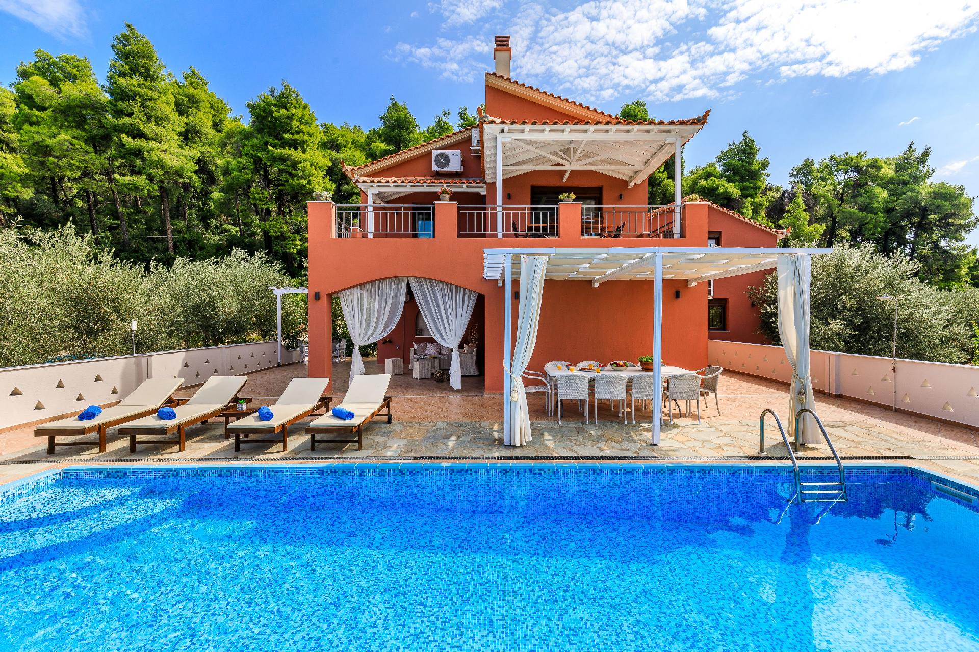 Ferienhaus mit Privatpool für 10 Personen  +  Ferienhaus in Griechenland