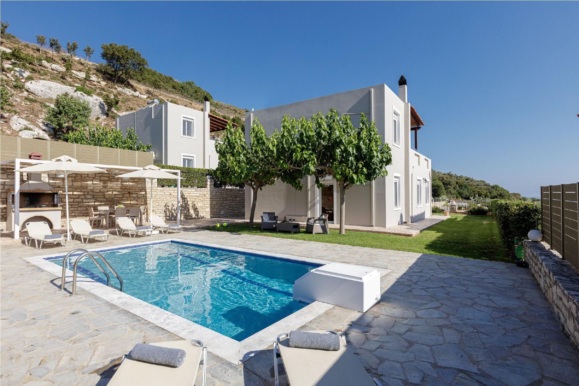Ferienhaus mit Privatpool für 8 Personen ca.  Ferienhaus  Kreta Nord
