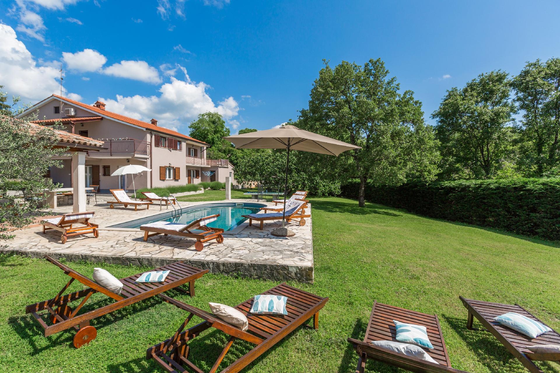Villa Morena mit Pool, bis 12 Personen, Garten, um Ferienhaus in Istrien