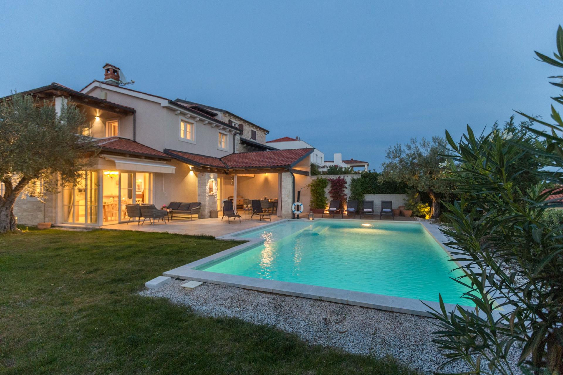 Villa Nar mit  Pool und Panoramameerblick bei Pore Ferienhaus in Istrien