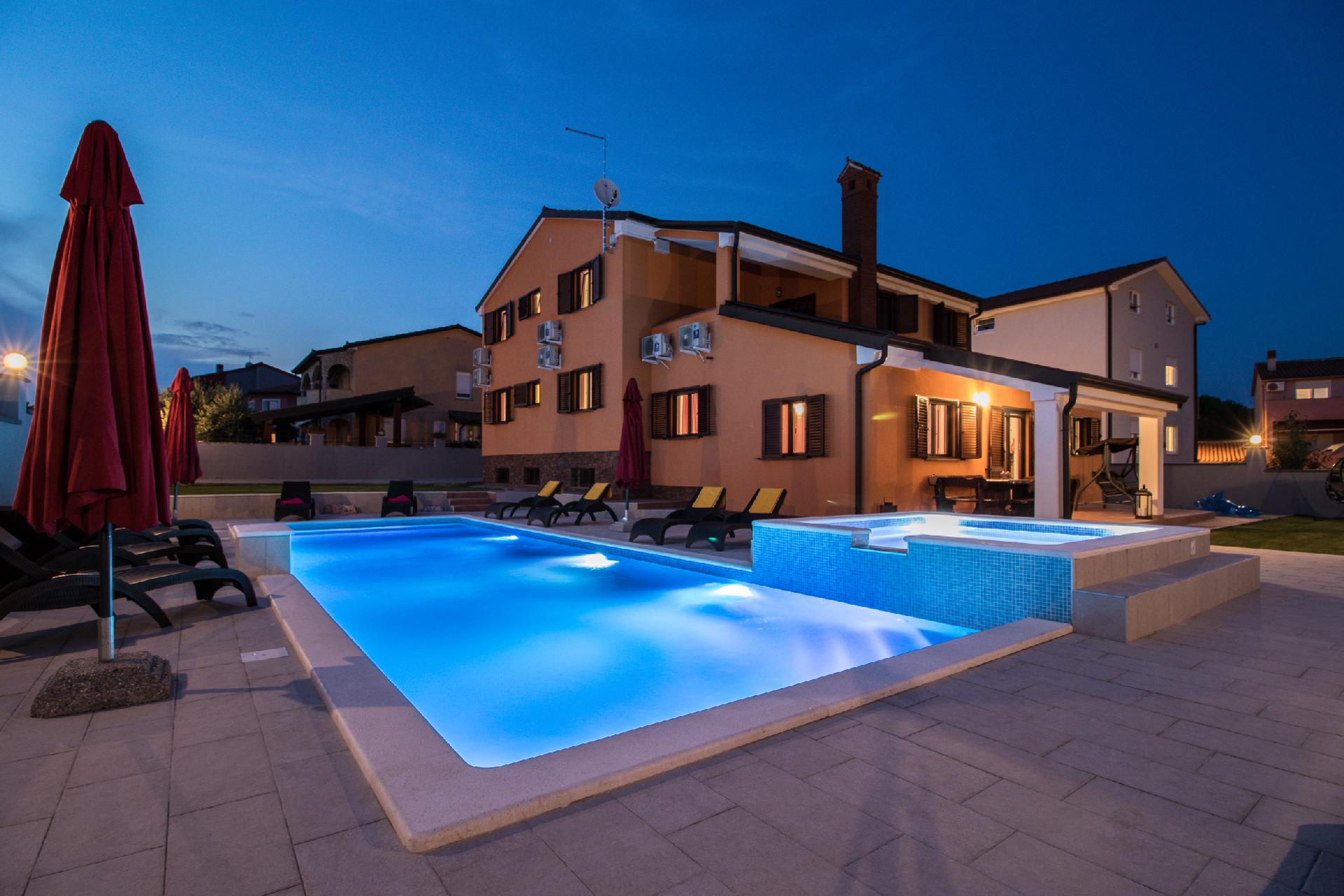 Ferienhaus mit Privatpool für 14 Personen ca.  in Istrien