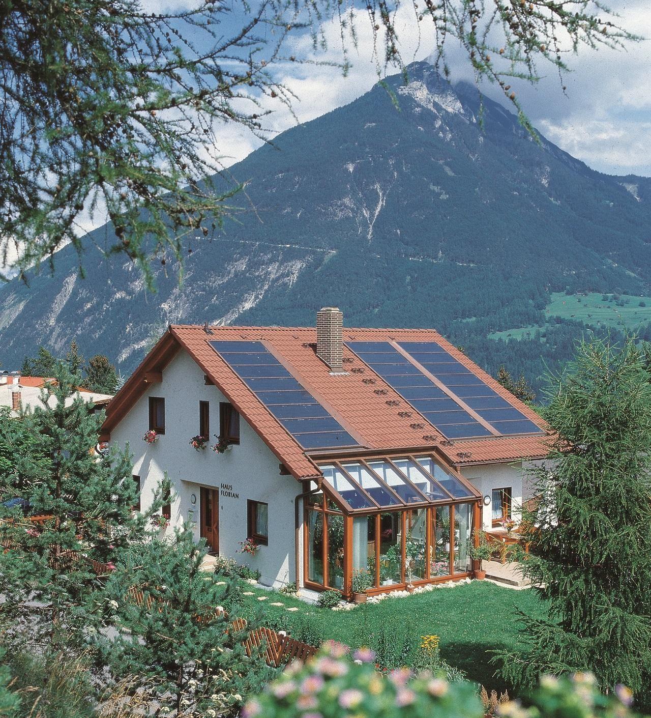 Ferienhaus in Gemeinde Imst mit Garten, Terrasse u Ferienhaus in Österreich