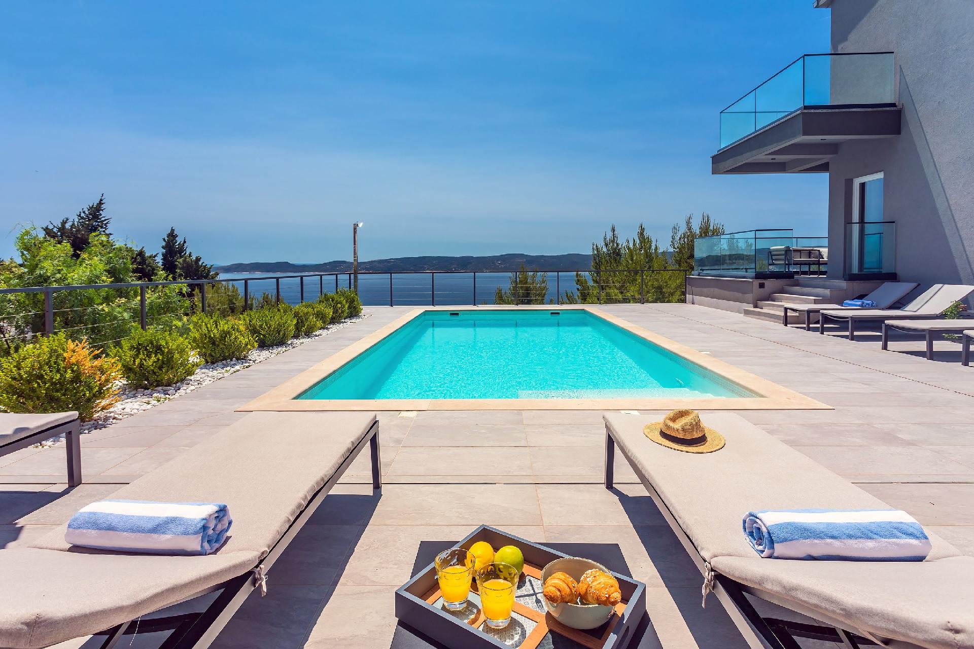 Ferienhaus in Mimice mit Privatem Pool und Meerbli Ferienhaus in Dalmatien