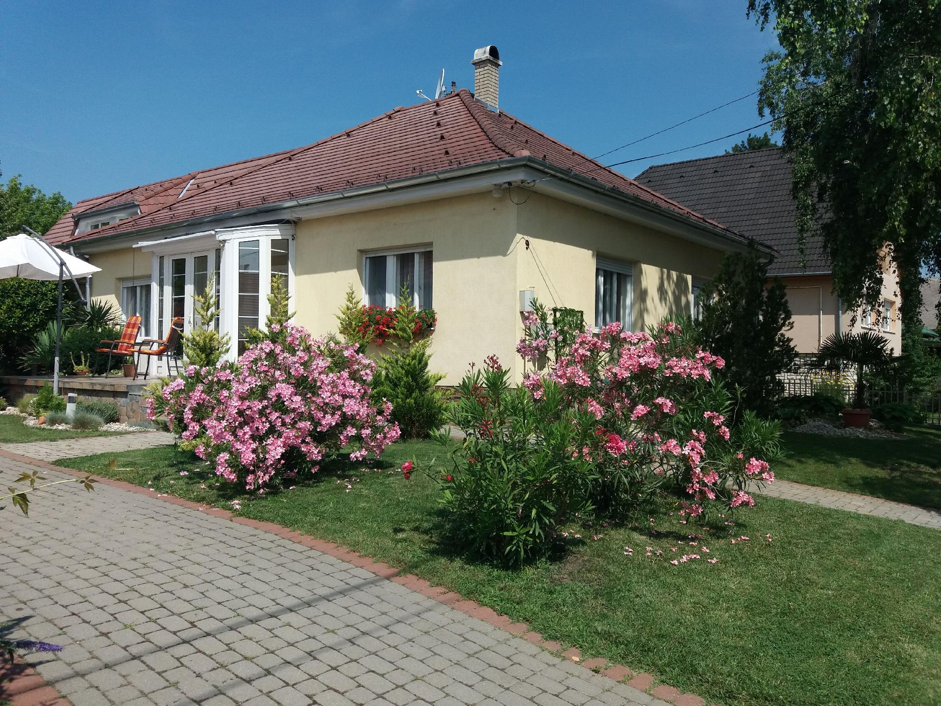 Ferienwohnung für 4 Personen  + 2 Kinder ca.  Ferienhaus in Ungarn