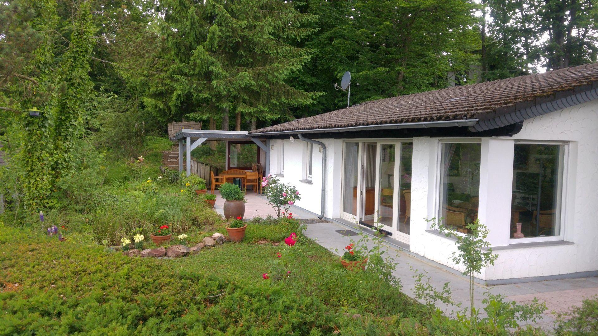 Wunderschönes freistehendes Ferienhaus mit So Ferienhaus in der Eifel