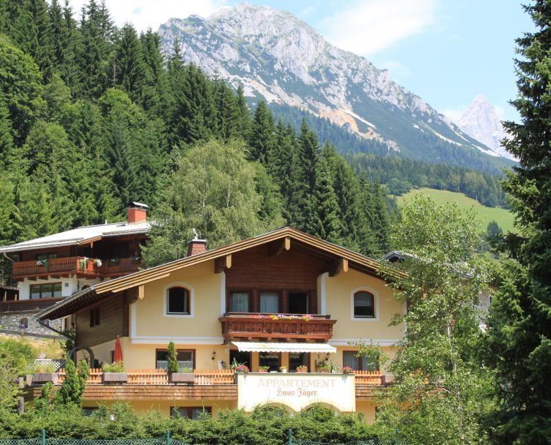 Apartments mit zwei Schlafzimmern in einem Landhau Ferienwohnung  Salzburger Land