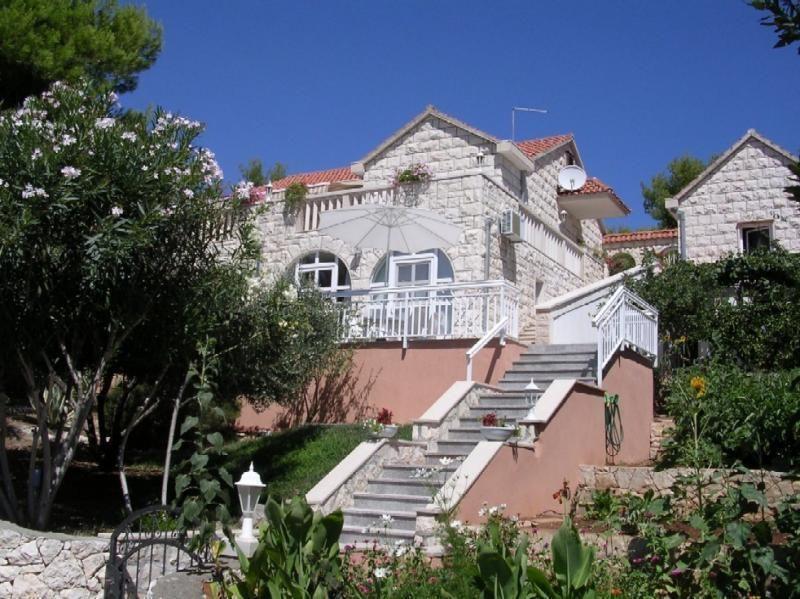 Villa-Ana-Sumartin, 4 Sterne Appartement A   kroatische Inseln