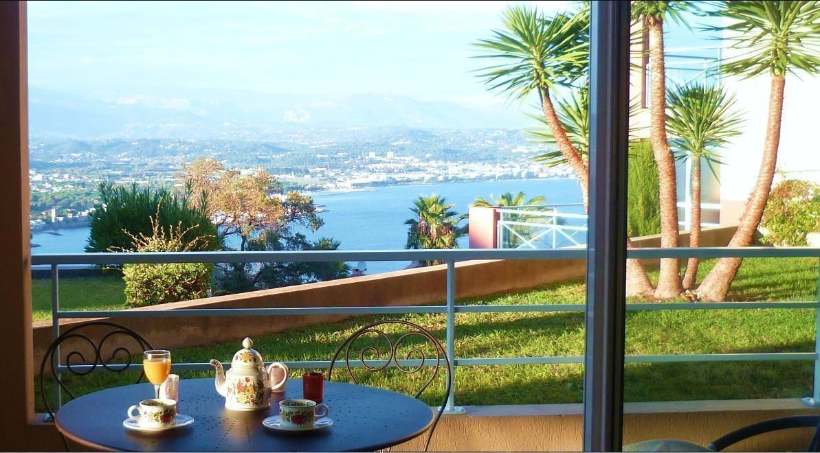  Ferienwohnung mit Terrasse und Meerblick für Ferienwohnung  Côte d'Azur