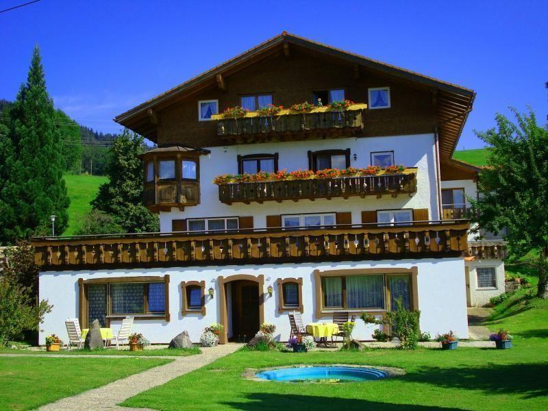 Wunderschöne Wohnung in Sigiswang mit Terrass  in Deutschland
