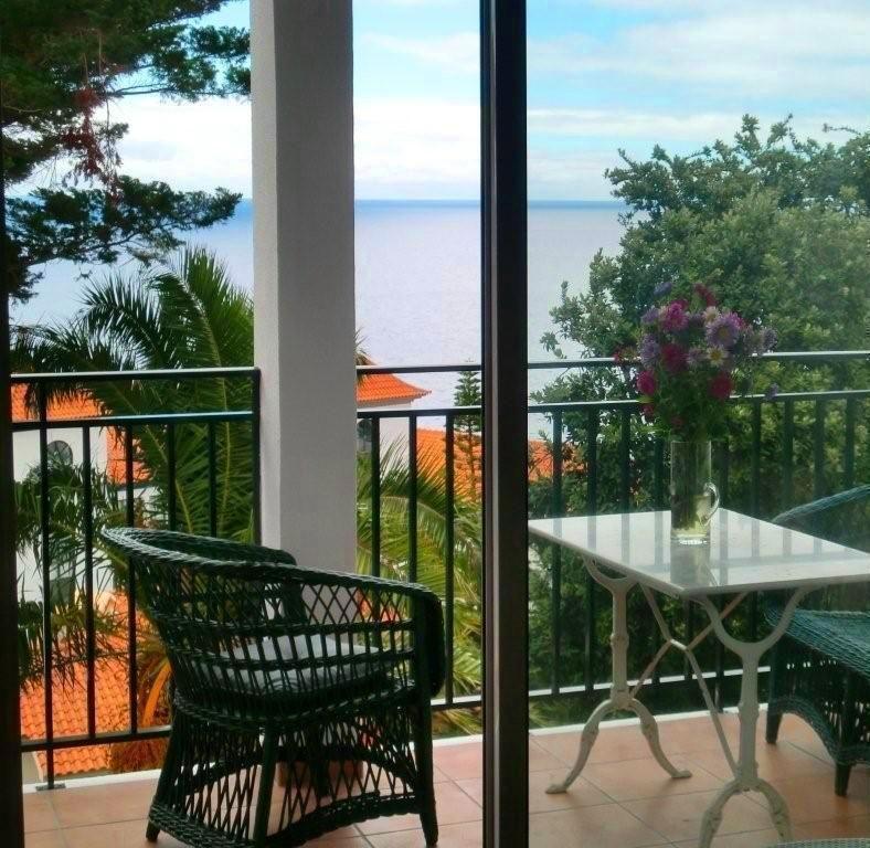 Schöne Wohnung in Caniço und Meerblick  auf Madeira
