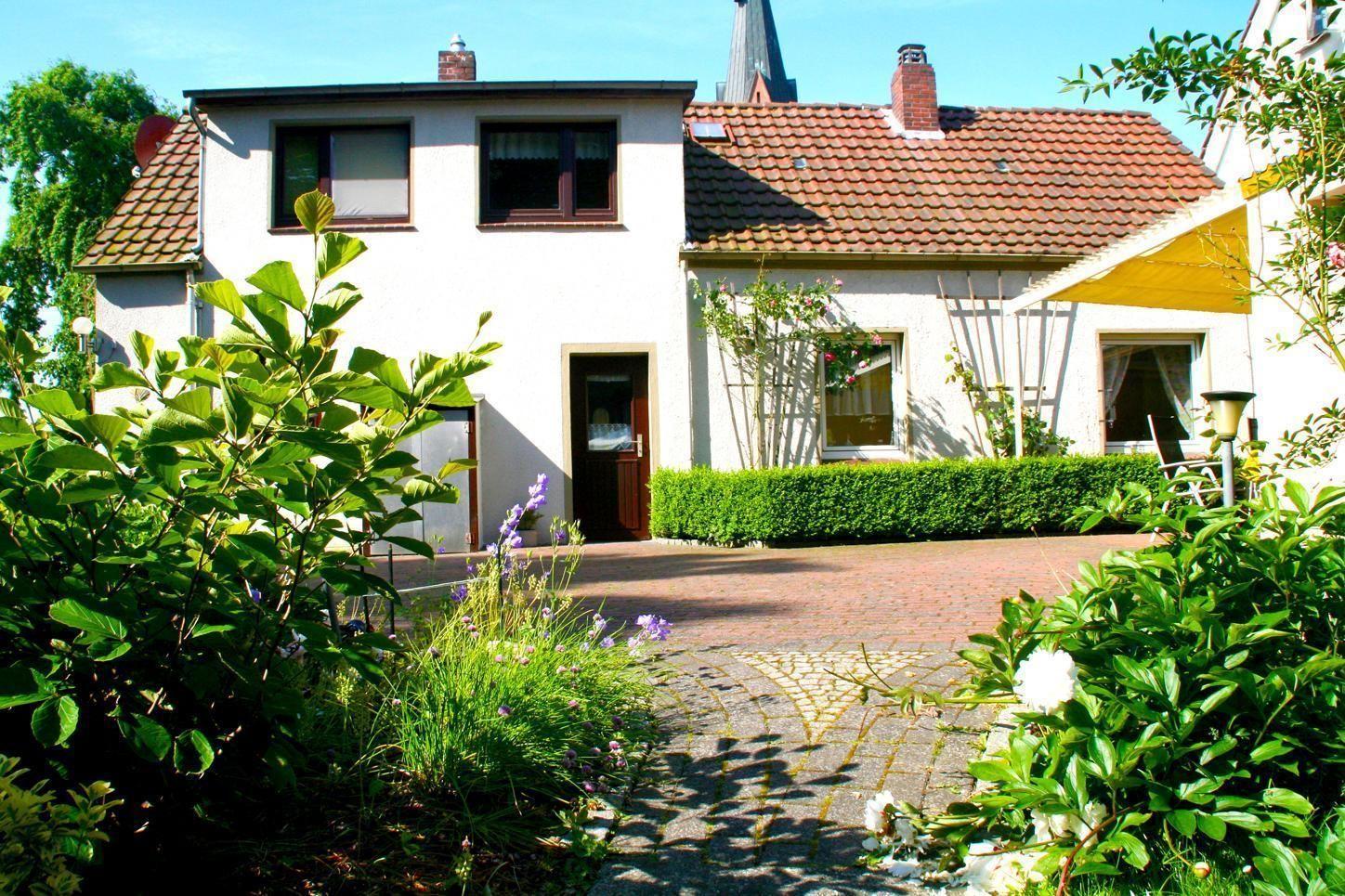 Tolles Ferienhaus in Burhave mit Terrasse und Gril Ferienhaus in Niedersachsen