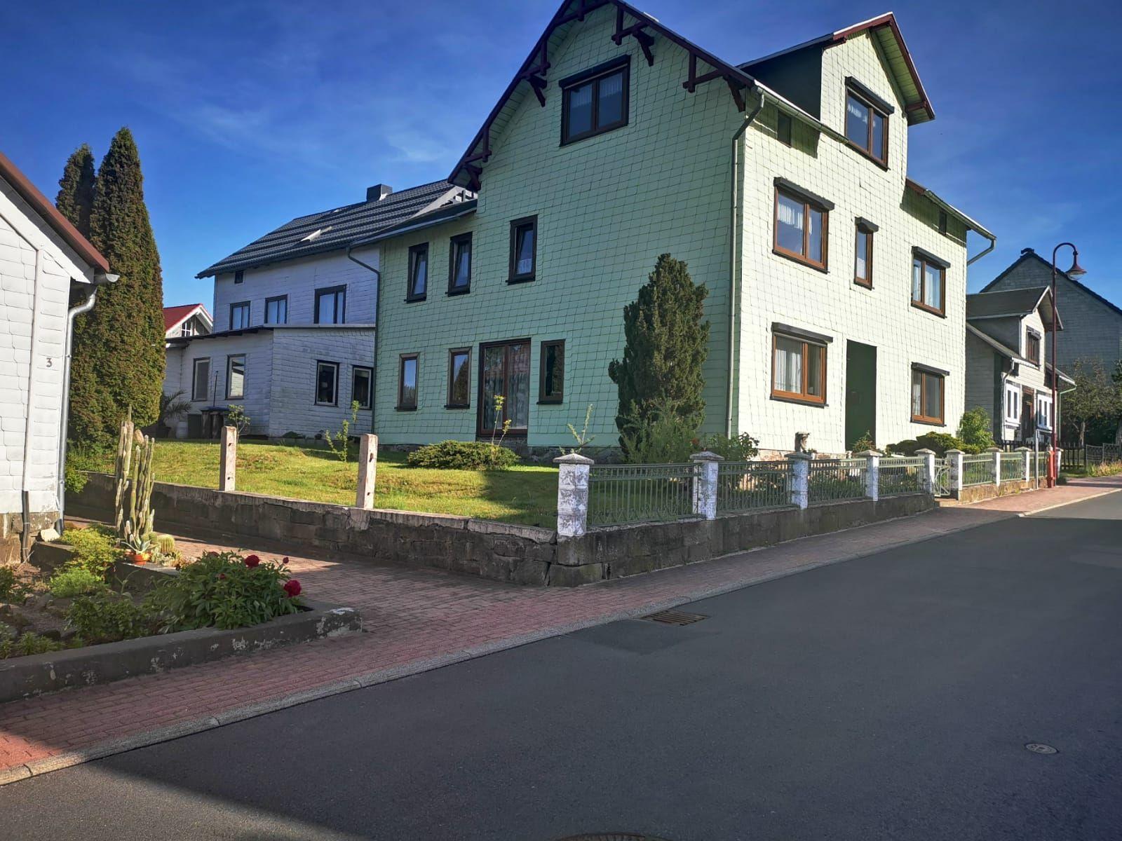 Komplettes Haus mit drei Etagen und einmaligem Ber  in Thüringen
