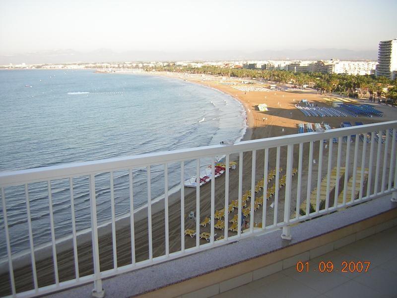 Wohnung mit großer Terrasse und spektakul&au Ferienwohnung  Costa Dorada