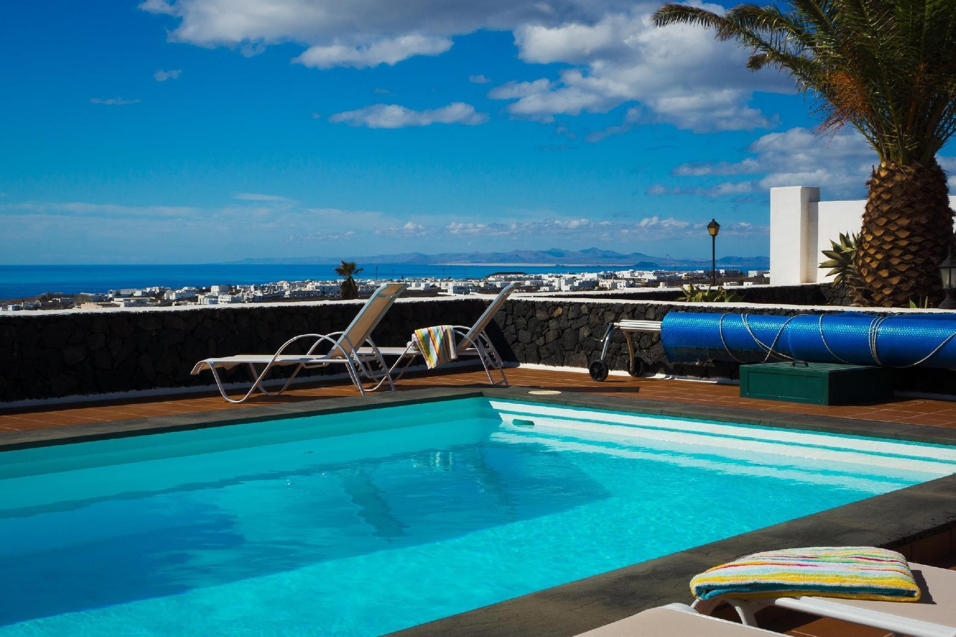 Großzügiges Appartment mit Meerblick bi Ferienwohnung  Lanzarote