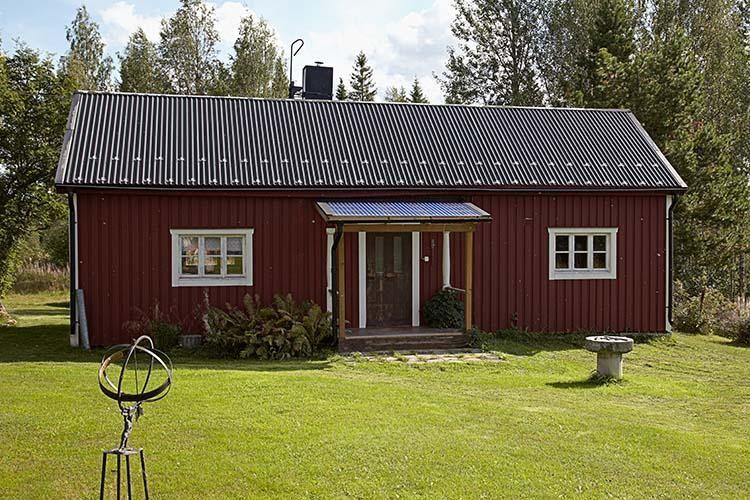 Ferienhaus direkt am Wald mit Kaminofen und Verand Ferienhaus in Schweden