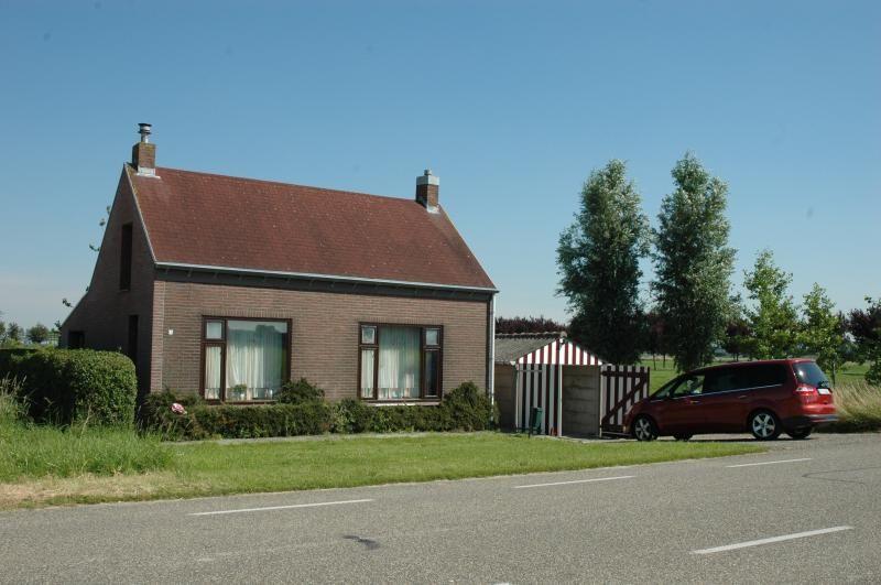 Ferienhaus für 4 Personen  + 1 Kind ca. 100 m Ferienhaus in den Niederlande