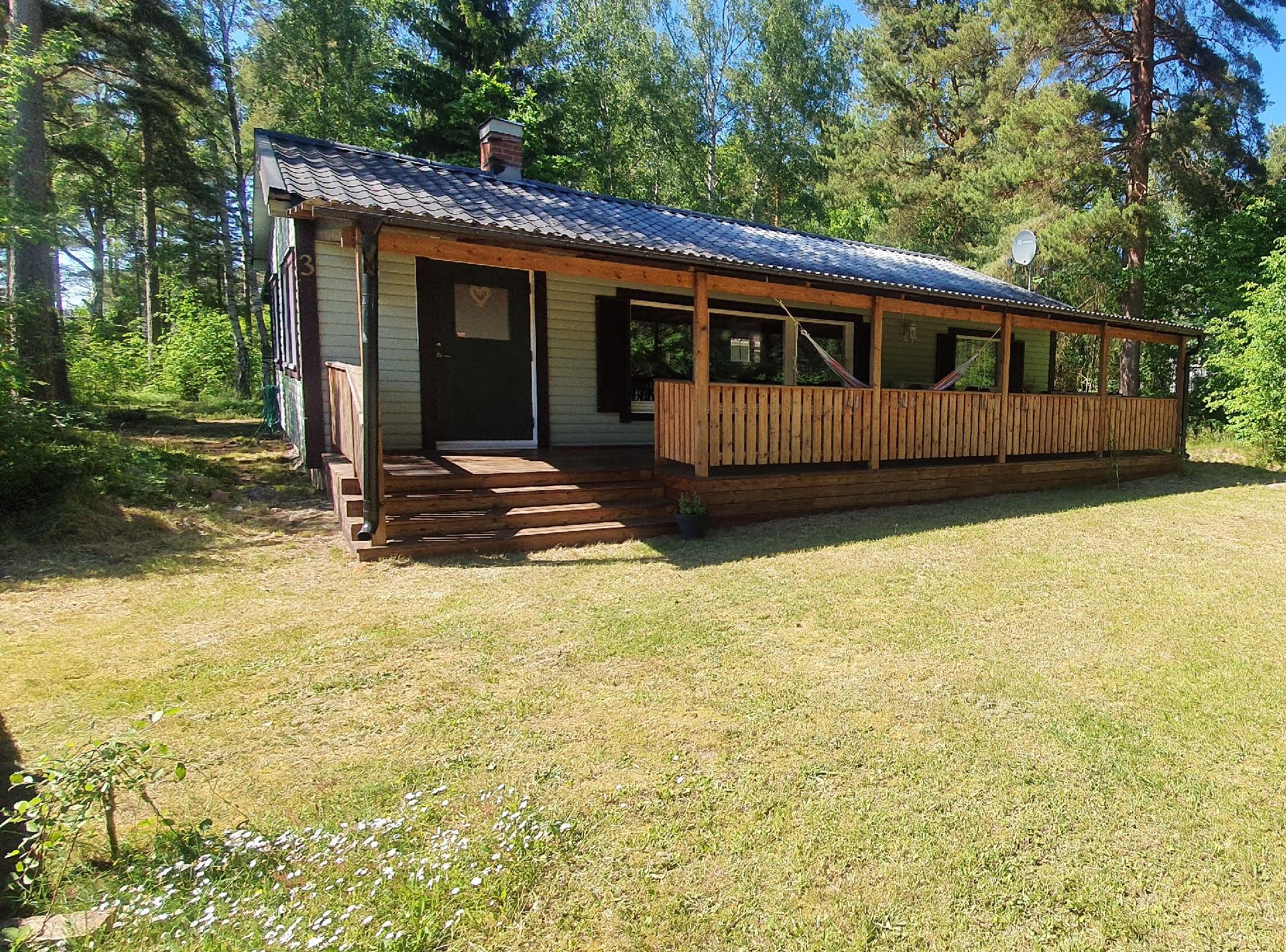 Kleines Haus mit angrenzendem Gästehaus nur 2 Ferienhaus in Schweden