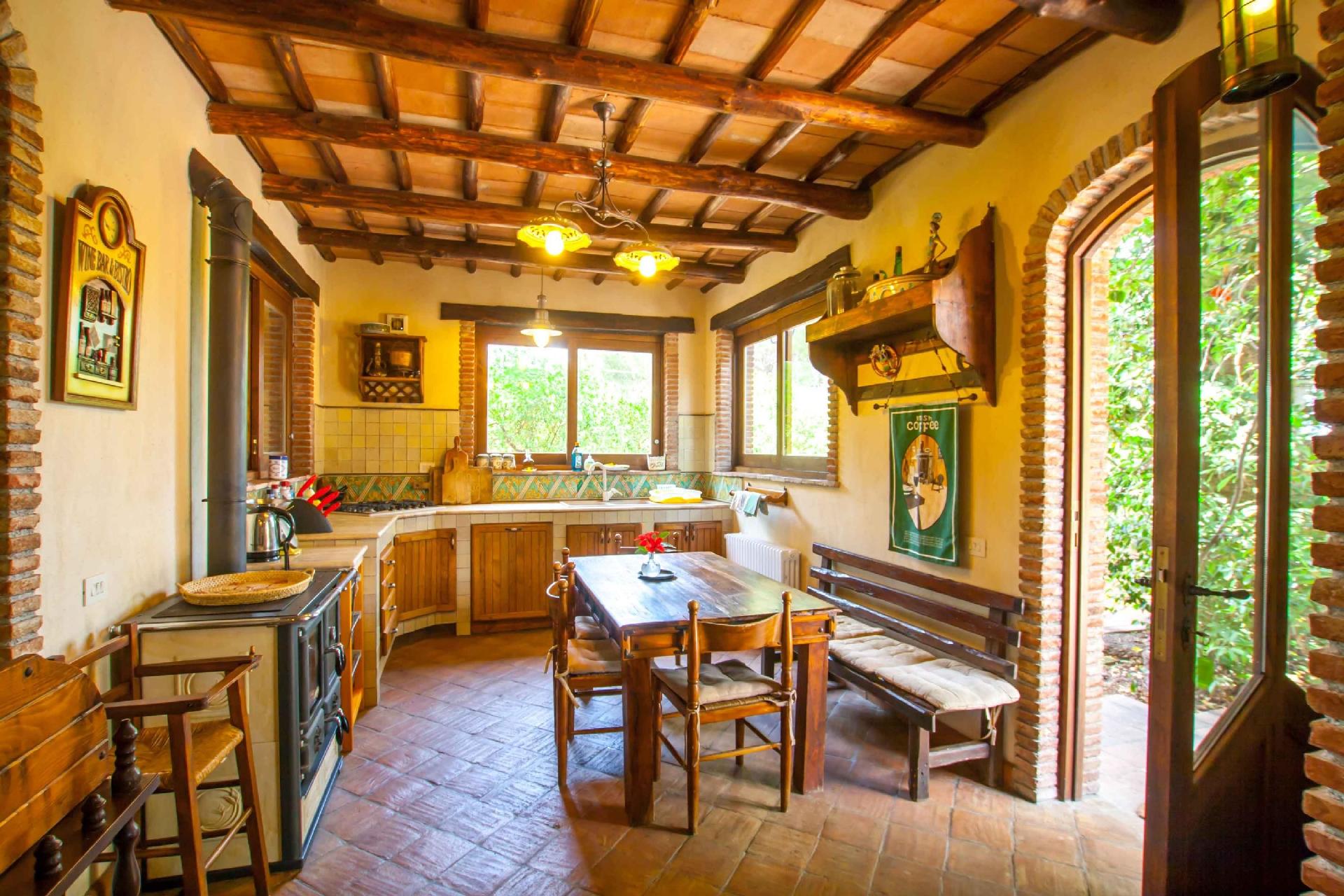 Villa in einem grünen Paradies, nur 200 Meter Ferienhaus in Italien