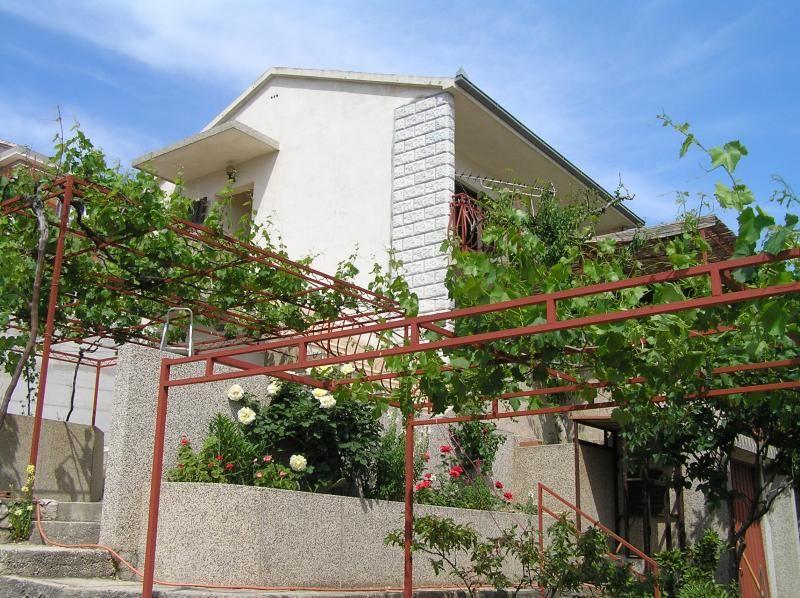 Apartment mit Balkon und Meerblick   Okrug Gornji