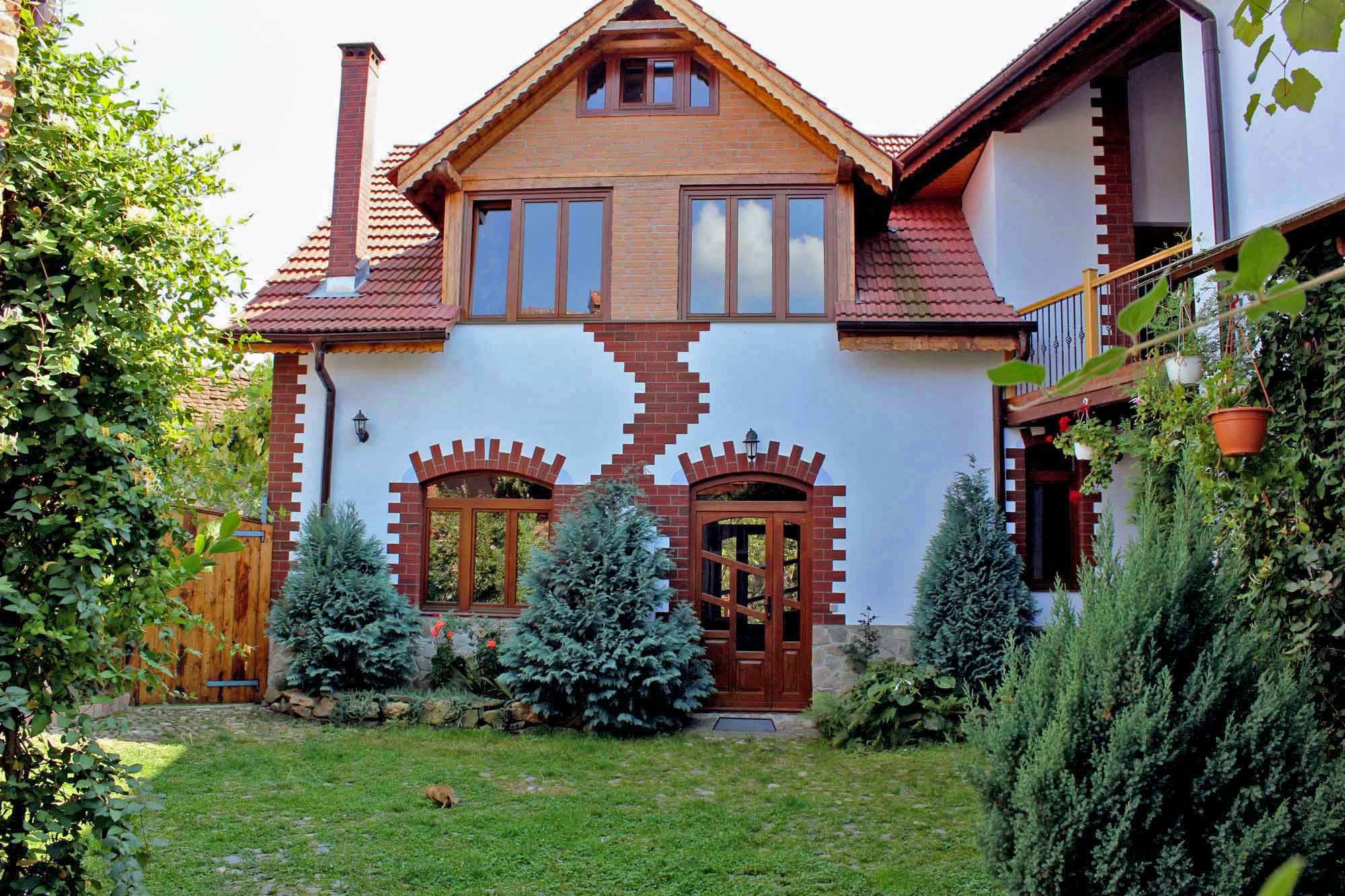 Casa Crina Ferienhaus Villa in urigem Hirtendorf am Fuße der Karpaten Siebenbürgens