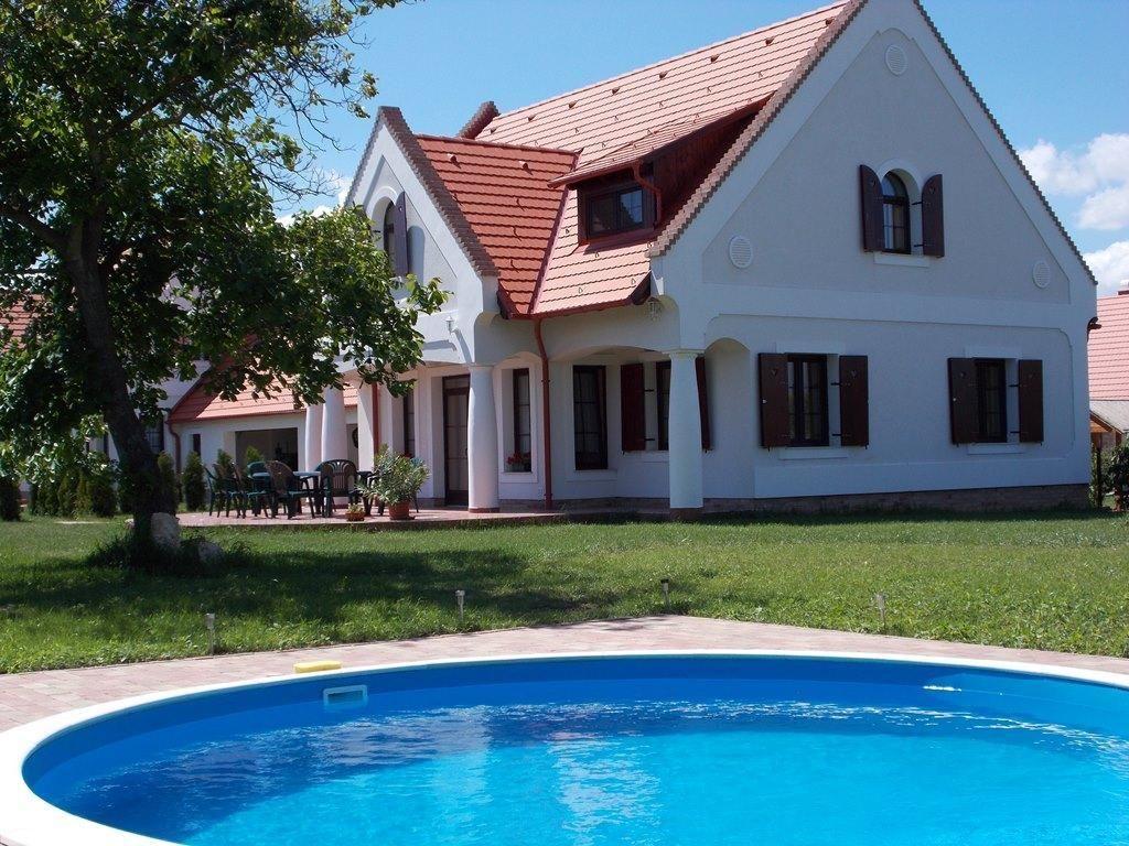 Ferienhaus für Gruppen mit großem Garte Ferienhaus in Ungarn