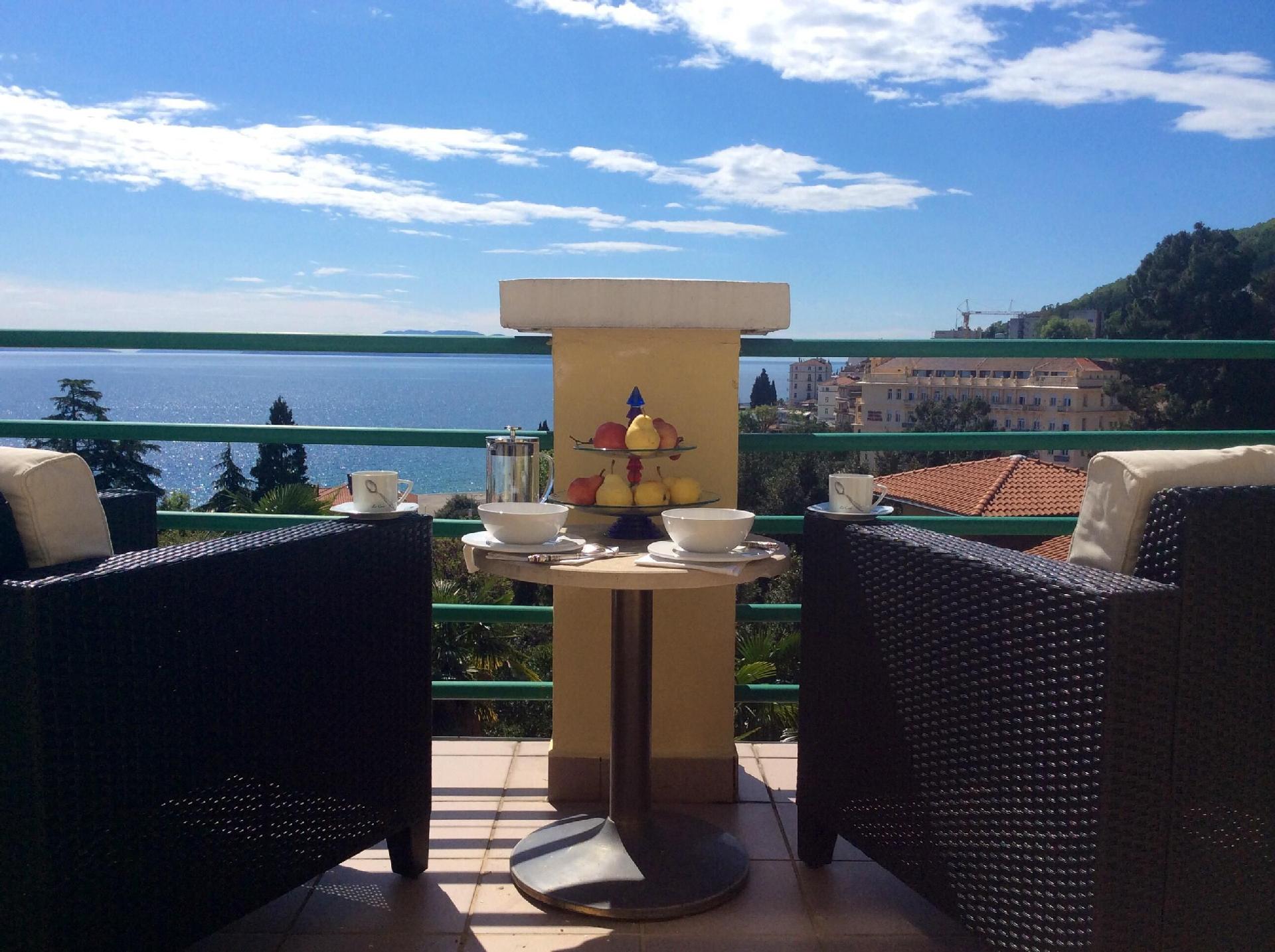 Ferienwohnung in einer Villa mit Terrasse und Meer Ferienhaus in Kroatien