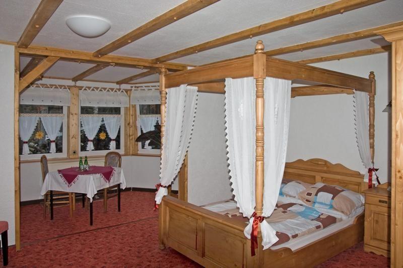 Gästezimmer in kleiner Ferienanlage mit viele