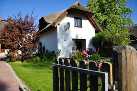 Schönes Ferienhaus in Althagen mit Terrasse u  in Ahrenshoop Ostseebad