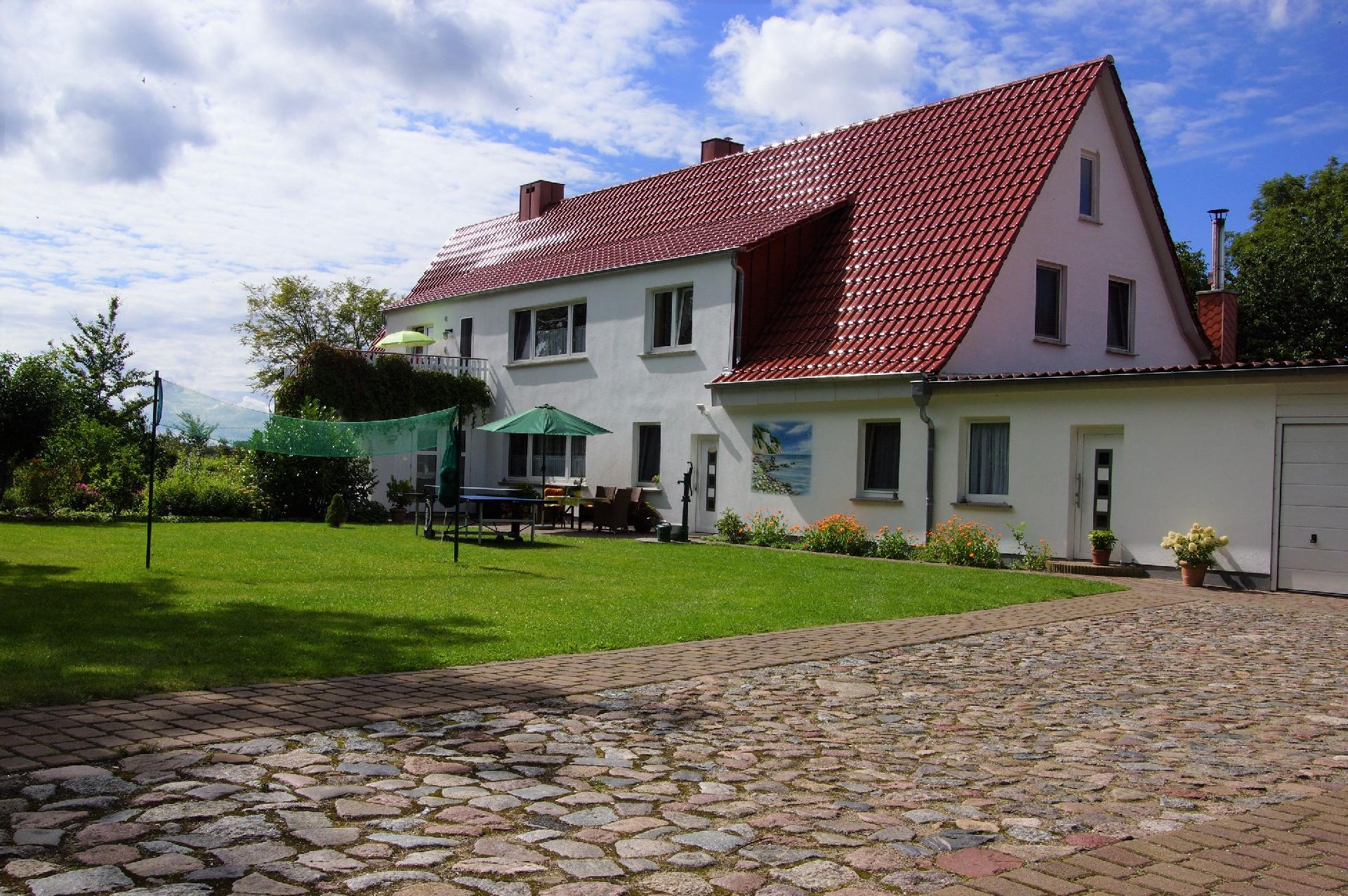 Schöne Wohnung bei Bergen auzf Rügen mit Ferienwohnung  Mecklenburger Ostseeküste