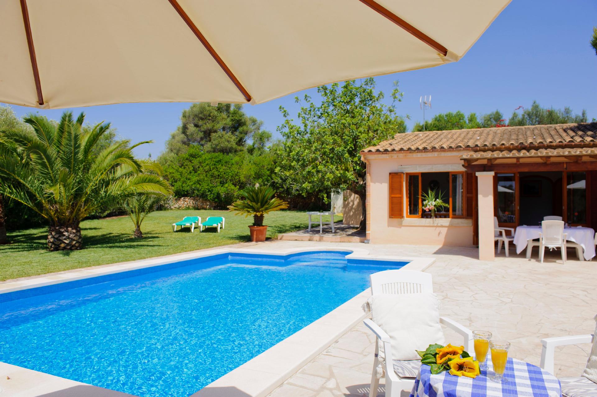 Ferienhaus mit Privatpool für 10 Personen in    Mallorca