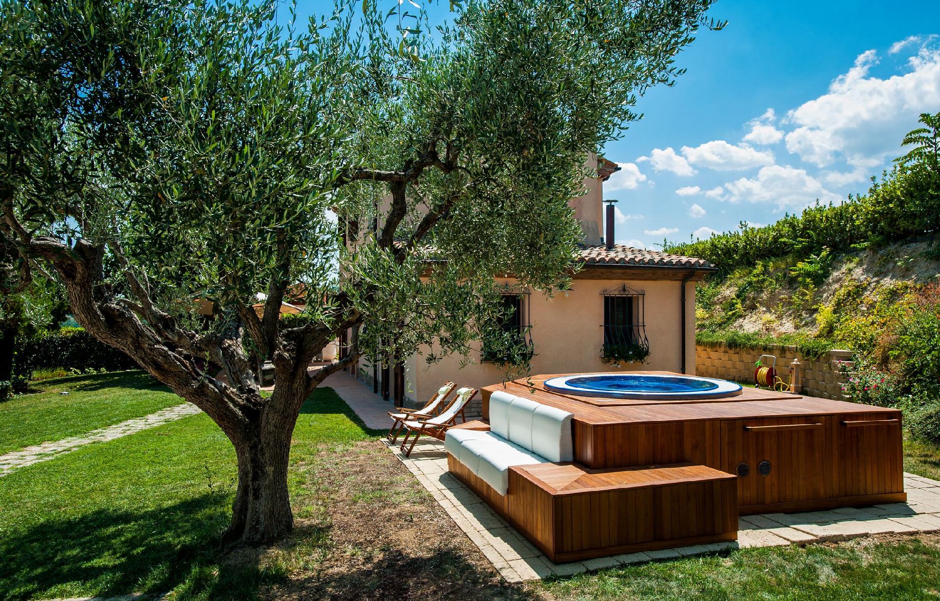 Ferienhaus mit Privatpool für 5 Personen  + 1 Ferienhaus in Italien