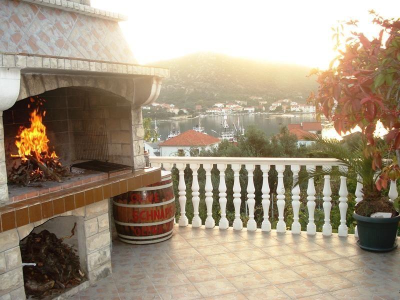 Ferienwohnung für sechs Personen mit zwei eig Ferienhaus in Dalmatien