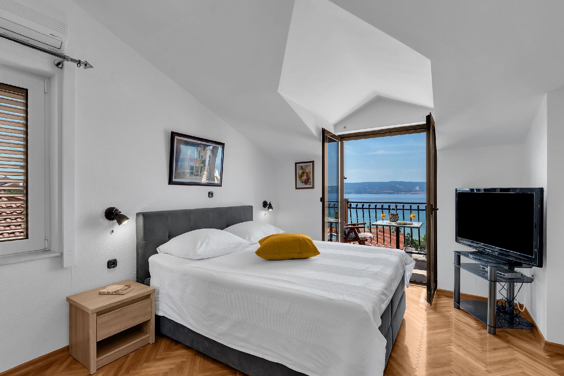 Gästezimmer für zwei Erwachsene und zwei Ferienwohnung in Dalmatien